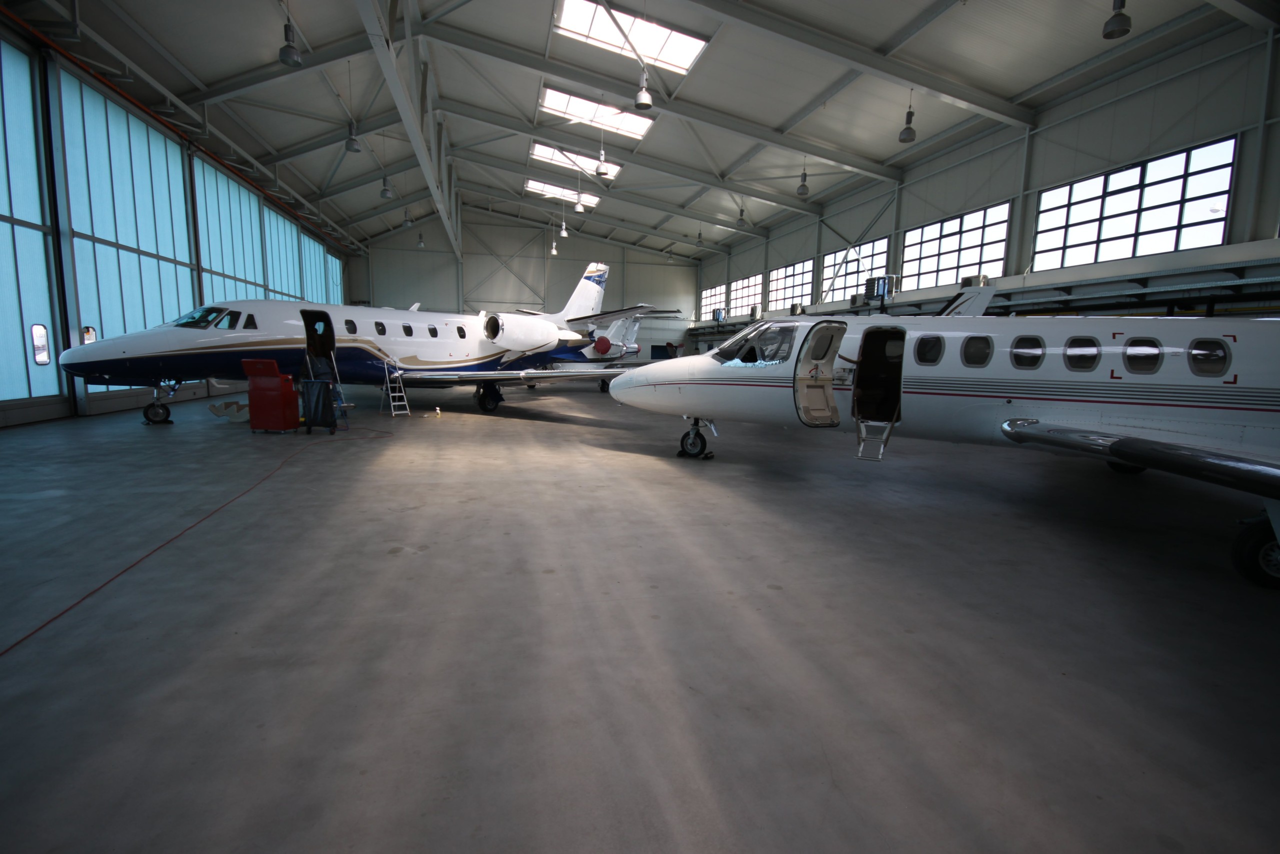 Hangar de jato particular, estrutura patrimonial internacional